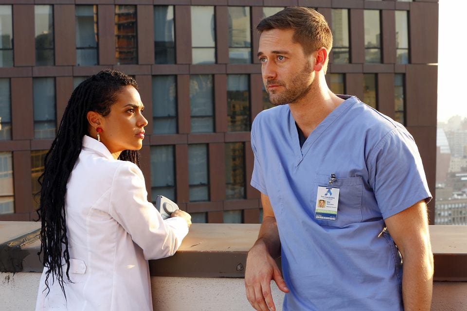 New Amsterdam recenzja dwóch pierwszych sezonów – Och, jak my kochamy medyczne seriale!